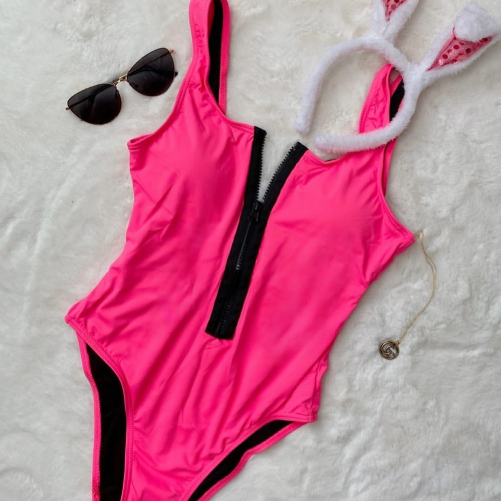 XS HOT PINK SWIM SUIT